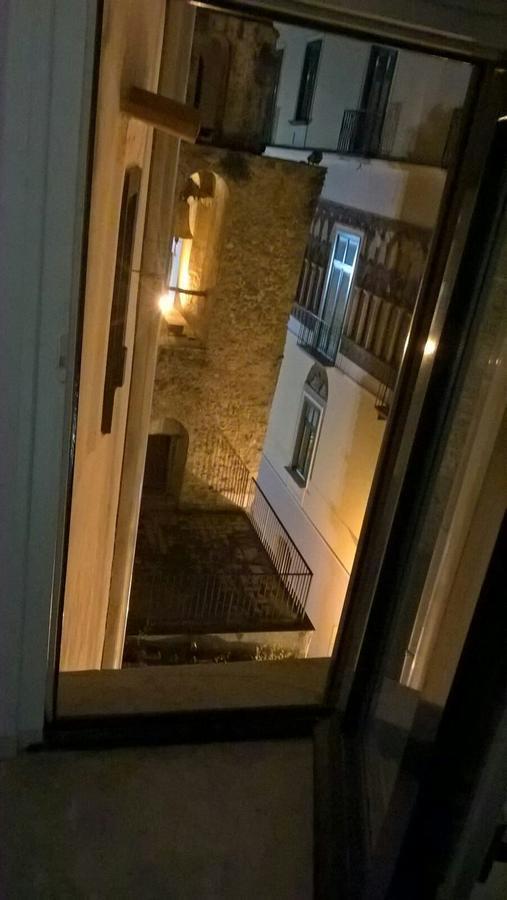 Vicolo Dei Sartori Hotel Salerno Eksteriør billede